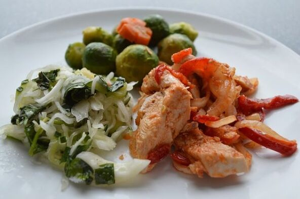 пилешко со зеленчук за мрзлива диета